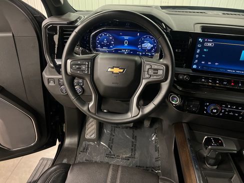 Certified 2024 Chevrolet Silverado 1500 High Country w/ Technology Package AWD/4WD image 18