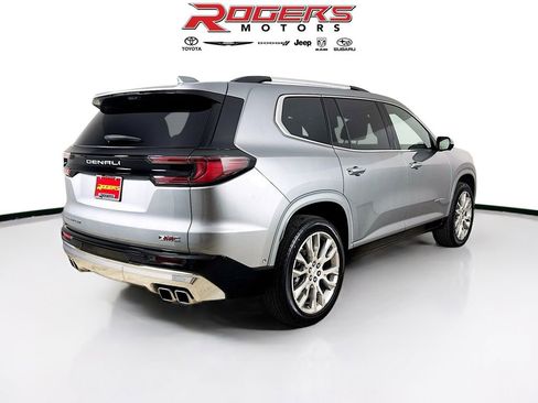 Used 2025 GMC Acadia Denali image 8