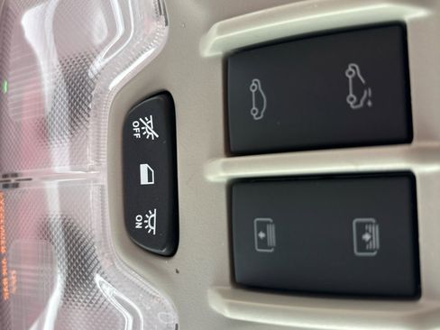 Used 2024 Buick Encore GX Avenir w/ Avenir Technology Package image 27