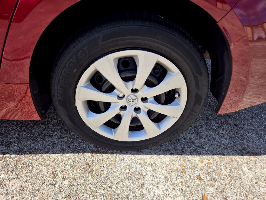 Used 2025 Toyota Corolla LE FWD image 24