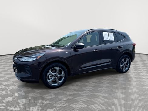 Used 2023 Ford Escape ST-Line w/ Tech Pack #1 AWD/4WD image 1