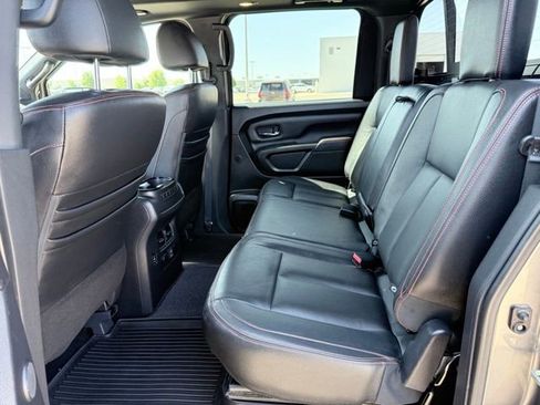 Used 2021 Nissan Titan PRO-4X w/ Pro-4x Convenience Package AWD/4WD image 14