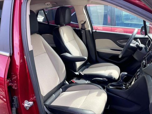 Certified 2022 Buick Encore Preferred w/ Safety Package image 7