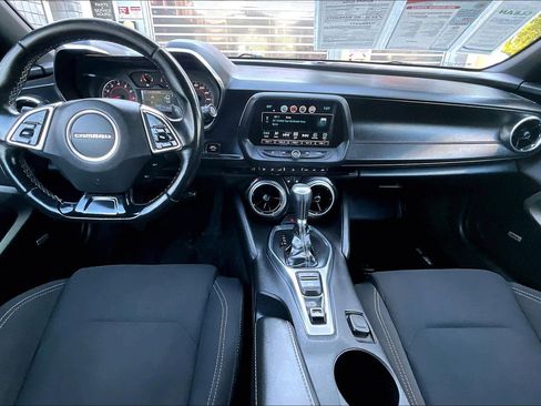 Used 2018 Chevrolet Camaro LT w/ Technology Package RWD image 13