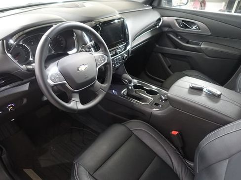 Used 2023 Chevrolet Traverse LT FWD image 10