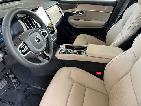 New 2026 Volvo XC90 B6 Plus image 8