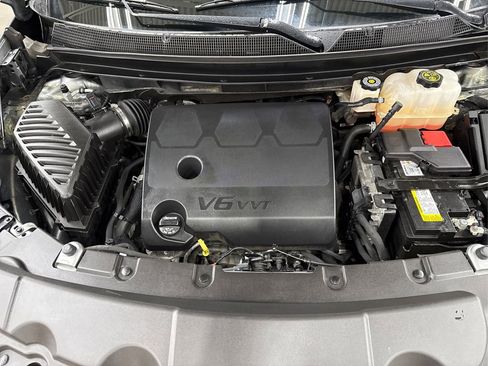 Used 2023 Chevrolet Traverse LT image 13