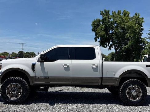 Used 2019 Ford F250 Lariat w/ Lariat Value Package AWD/4WD image 4