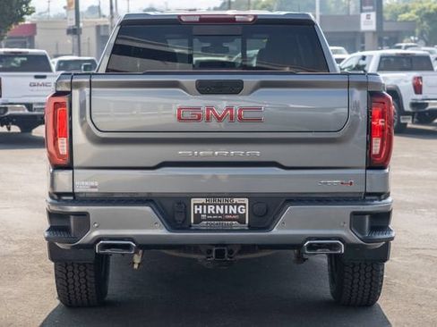 Used 2022 GMC Sierra 1500 AT4 w/ AT4 Preferred Package AWD/4WD image 4