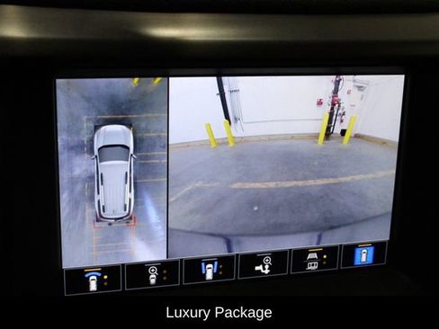 Used 2023 GMC Acadia AT4 w/ Technology Package image 11