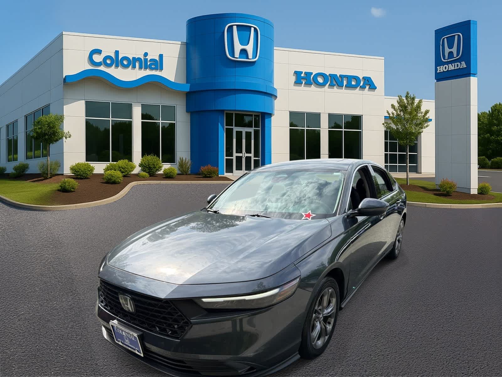 Used 2024 Honda Accord EX image 2