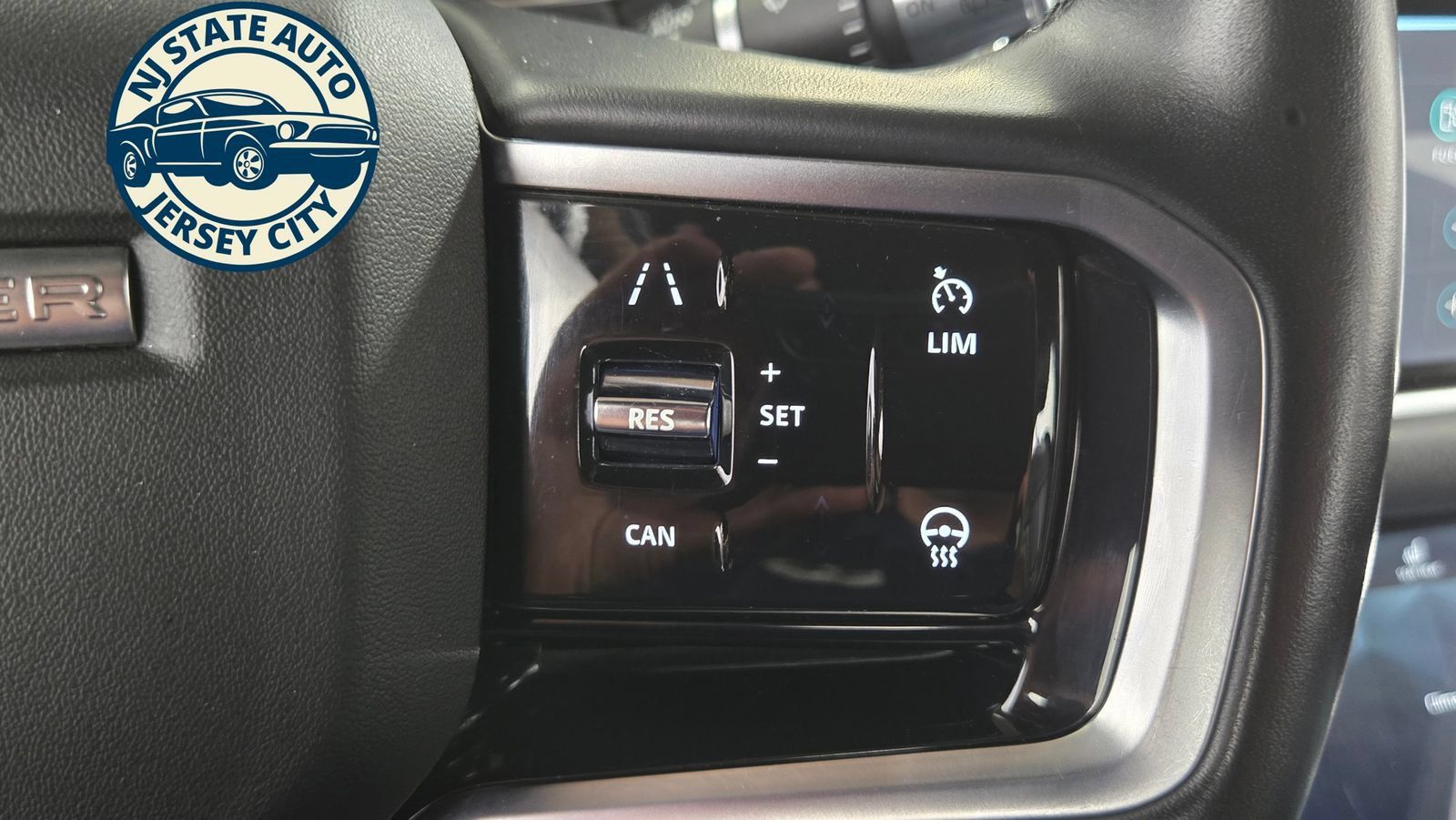 Used 2022 Land Rover Range Rover Evoque SE AWD/4WD image 14