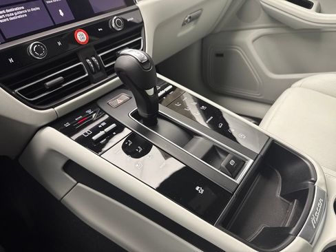 Certified 2026 Porsche Macan AWD/4WD image 21