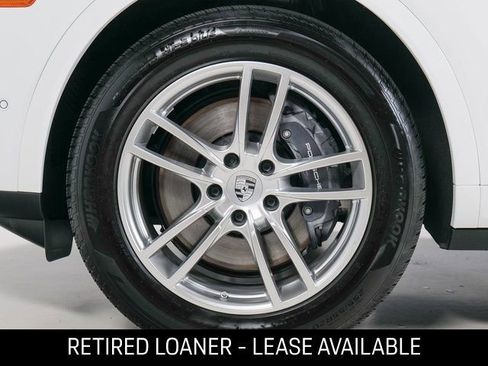 Certified 2025 Porsche Cayenne image 27