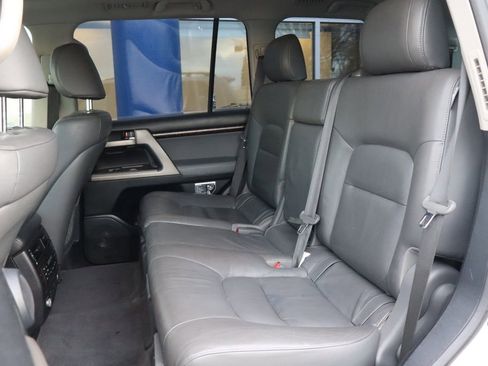Used 2009 Toyota Land Cruiser image 9