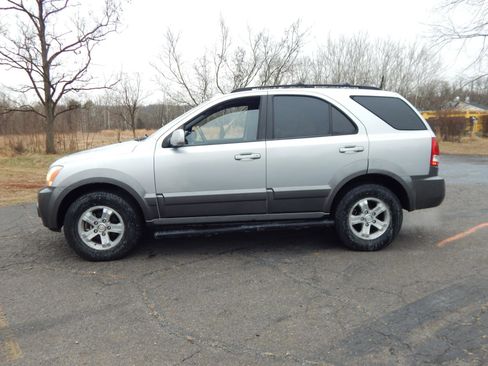 Used 2006 Kia Sorento 4WD image 1
