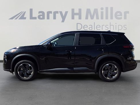 Used 2024 Nissan Rogue SV FWD image 2