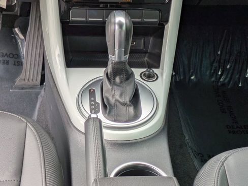 Used 2018 Volkswagen Beetle S image 18