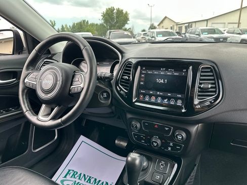 Used 2019 Jeep Compass Limited AWD/4WD image 32