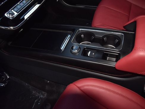 New 2025 Lincoln Corsair Reserve w/ Equipment Group 202A image 30