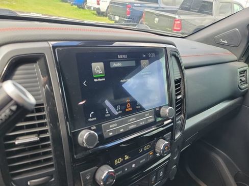 Used 2024 Nissan Titan PRO-4X w/ Pro-4x Convenience Package AWD/4WD image 27