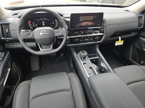 New 2026 Nissan Pathfinder SL FWD image 13