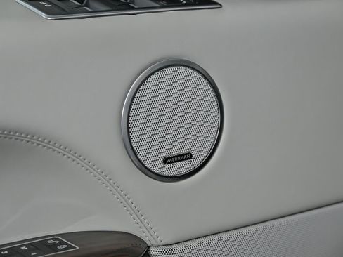 Used 2016 Land Rover Range Rover Autobiography image 16