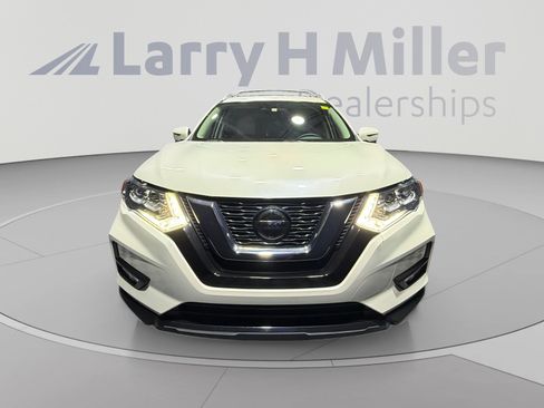 Used 2018 Nissan Rogue SL w/ Premium Package FWD image 8