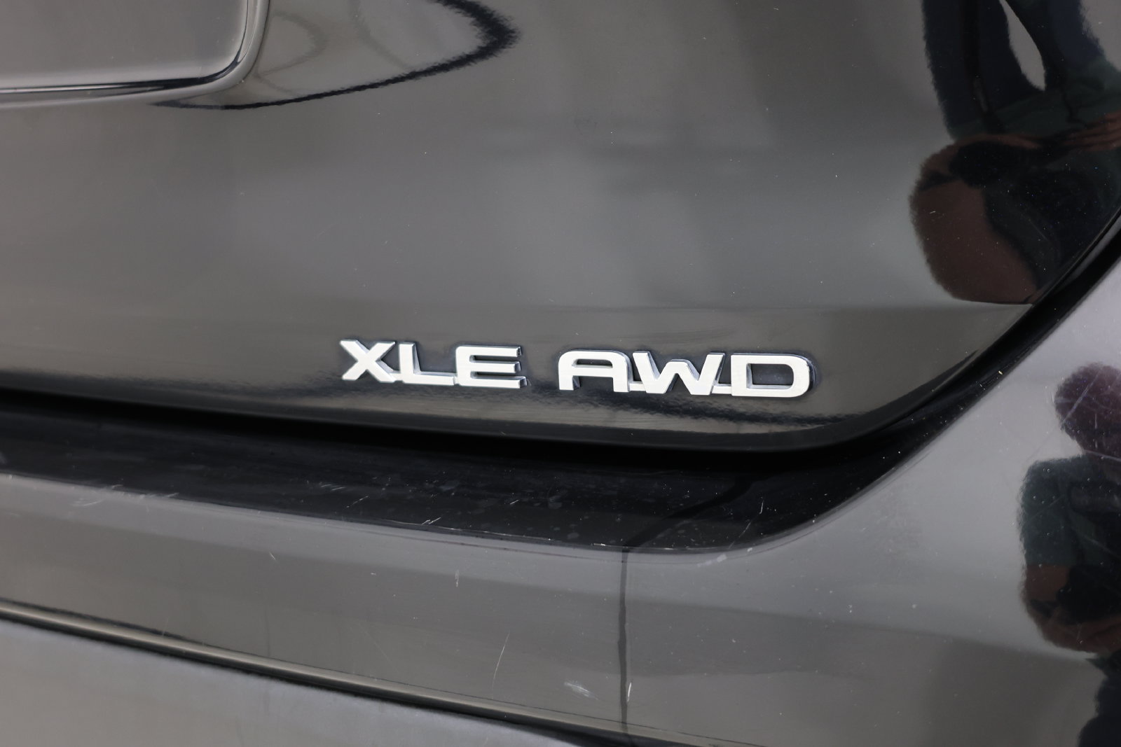 Used 2022 Toyota Highlander XLE AWD/4WD image 16