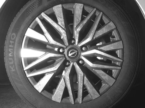 Used 2025 Nissan Altima 2.5 SV FWD image 13