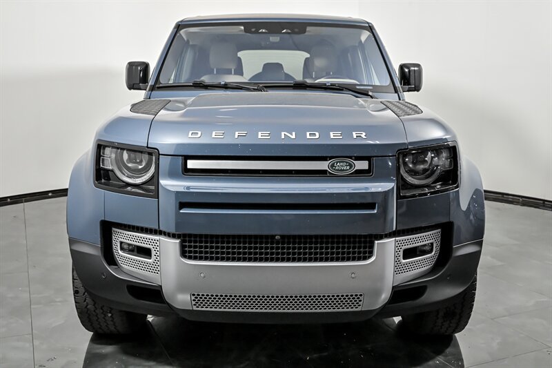 Used 2022 Land Rover Defender 110 SE AWD/4WD image 4