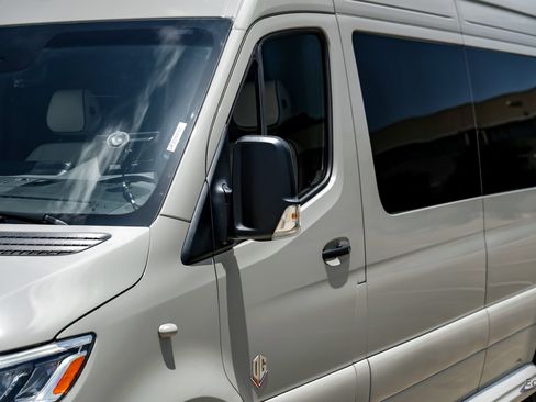 Used 2025 Mercedes-Benz Sprinter 3500 image 26