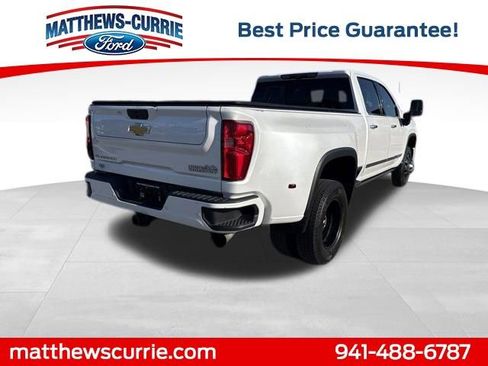 Used 2024 Chevrolet Silverado 3500 High Country w/ High Country Premium Package AWD/4WD image 4