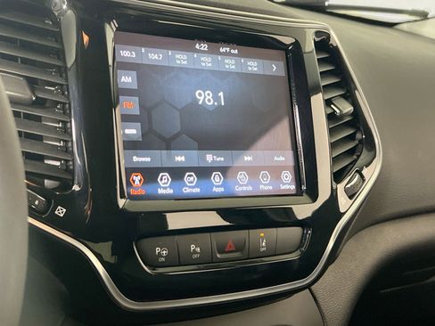 Used 2022 Jeep Cherokee Limited w/ Mopar Interior Package AWD/4WD image 14