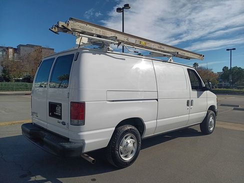 Used 2013 Ford E-150 and Econoline 150 Van 3D image 9