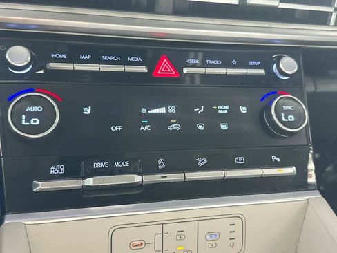 Used 2024 Hyundai Santa Fe SEL FWD image 20