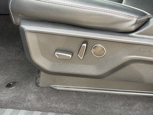 Used 2025 Ford F150 Lariat w/ Equipment Group 502A High AWD/4WD image 17