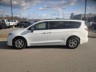 Used 2023 Chrysler Pacifica Limited video 2