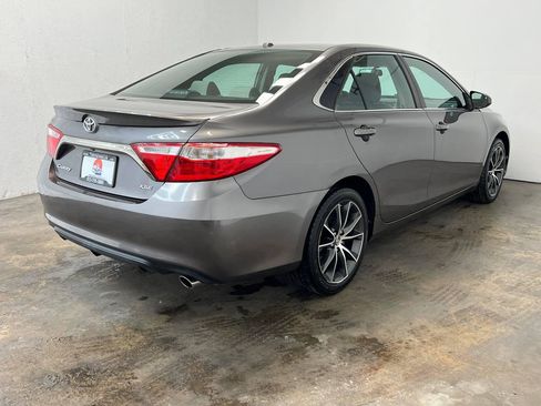 Used 2015 Toyota Camry XSE w/ Moonroof Package FWD image 4