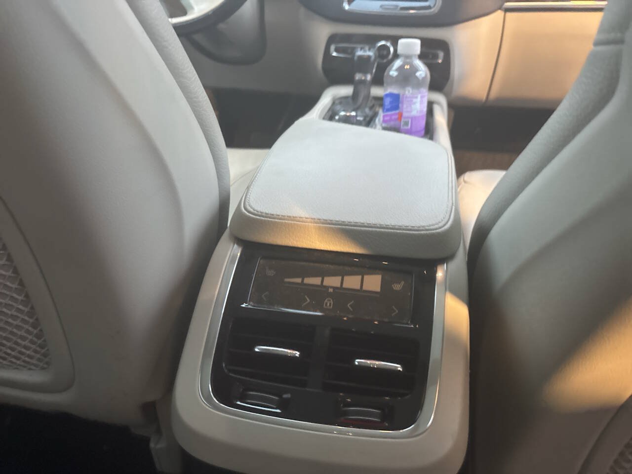 Used 2019 Volvo XC90 T6 Momentum w/ Advanced Package AWD/4WD image 15