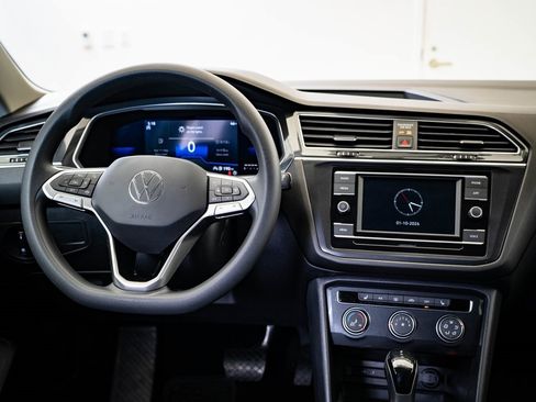 Used 2022 Volkswagen Tiguan S image 28