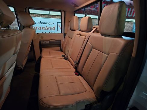 Used 2015 Ford F250 Lariat w/ Lariat Interior Package image 9