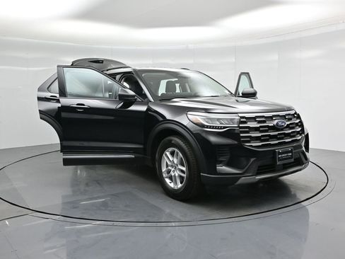New 2025 Ford Explorer Active image 34