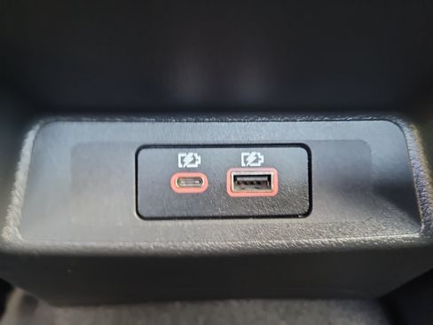 Used 2025 Nissan Altima 2.5 SV FWD image 15
