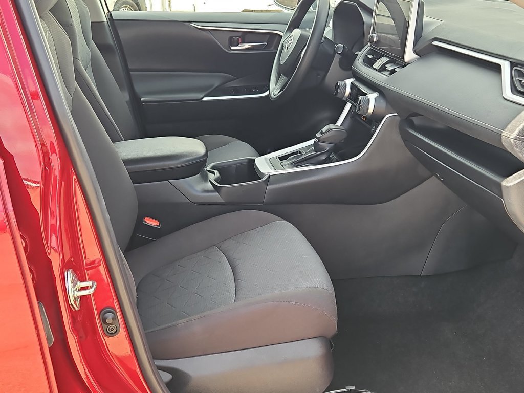Used 2023 Toyota RAV4 XLE FWD image 28