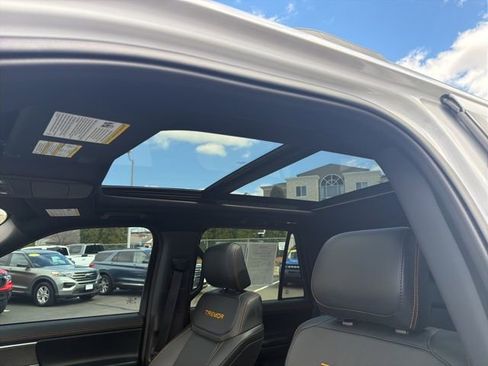 Used 2025 Ford Expedition Tremor AWD/4WD image 15
