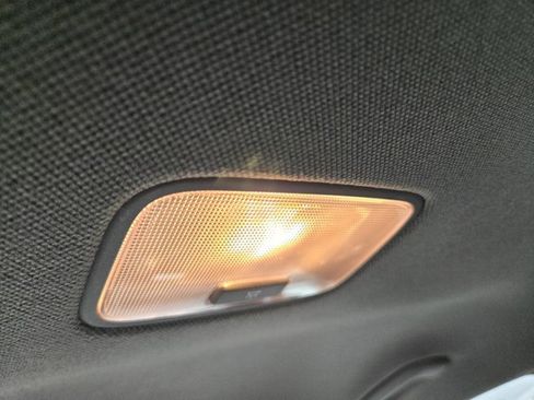 Used 2025 Hyundai Elantra Sport FWD image 31
