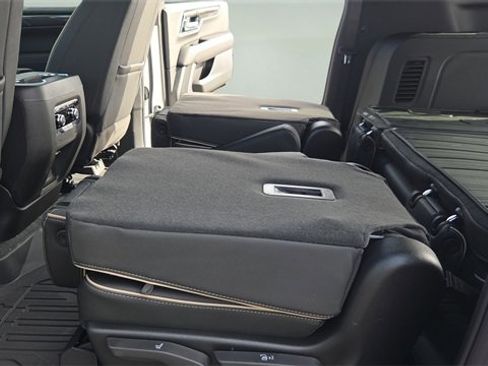 New 2026 GMC Yukon XL Elevation w/ LPO, Floor Liner Package image 24