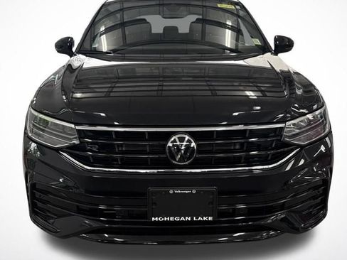 Used 2024 Volkswagen Tiguan SE R-Line AWD/4WD image 2