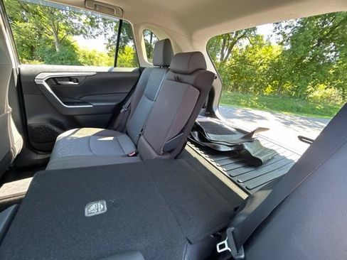 Used 2025 Toyota RAV4 XLE w/ Convenience Package AWD/4WD image 36